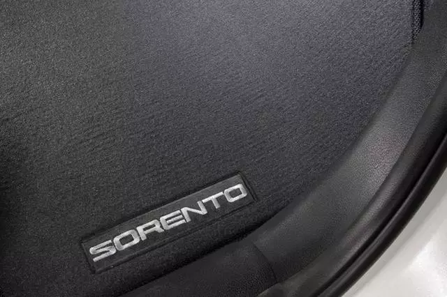 Floor Mats, Carpet - Kia (C6014-ADU00)