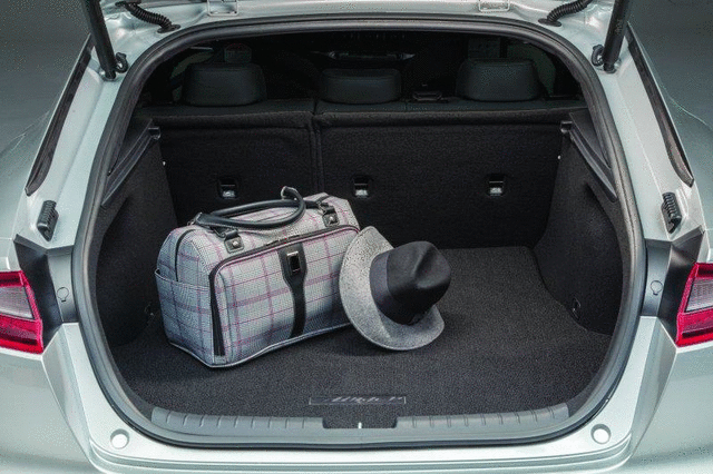 Cargo Mat, Carpeted W\/ Seat Back Protection - Kia (J5F12-AU400)