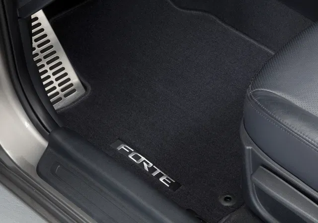 Floor Mats, Carpet - Black - Kia (P8140-1M500WK)