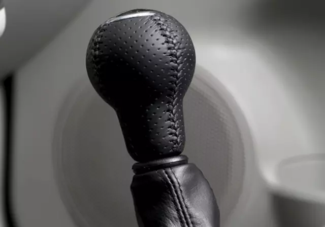 Shift Knob, Leather - Kia (P8190-2F000)
